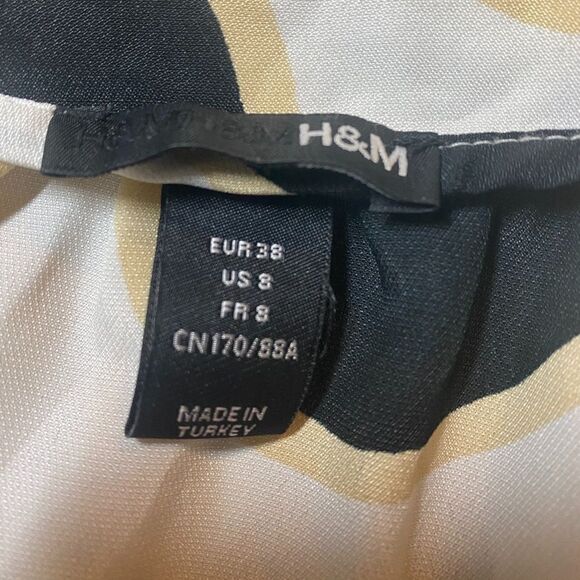 H & M Shirt— Size 8 - Picture 2 of 4